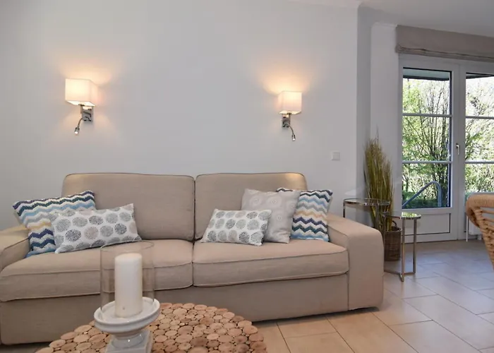 Luv &amp Lee, Whg 9 韦斯特兰